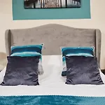 Luxury York Centre Apartment-Sleeps 6 With Parking