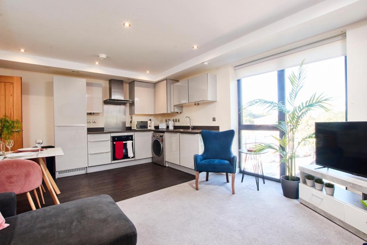 Luxury Centre Apartment-sleeps 6 With Parking